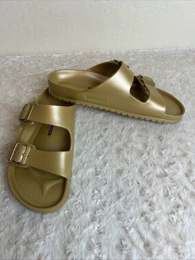 Birkenstock Arizona Sandals in Metallic Gold Tone Sz 44 NEW
